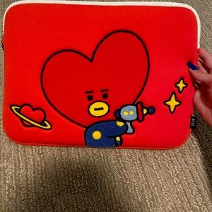 Bt21 tata laptop case.